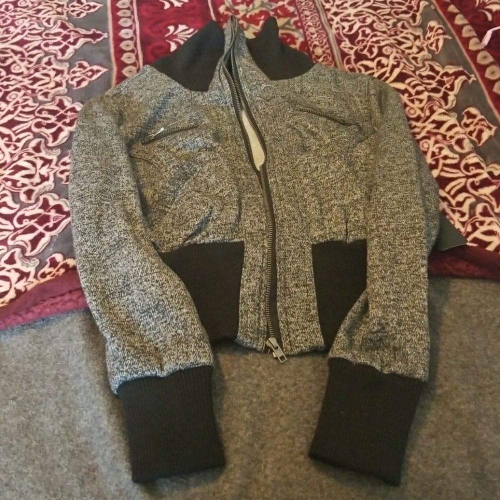 Clothes - Picture 4 of 6
